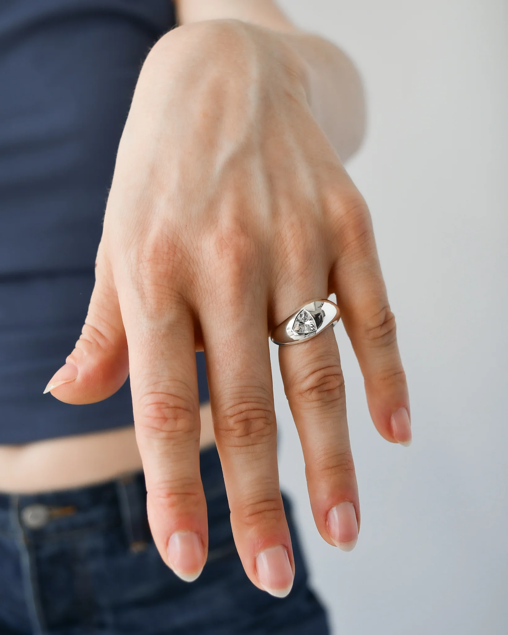 RING 106 | WHITE SAPPHIRE - Image 3